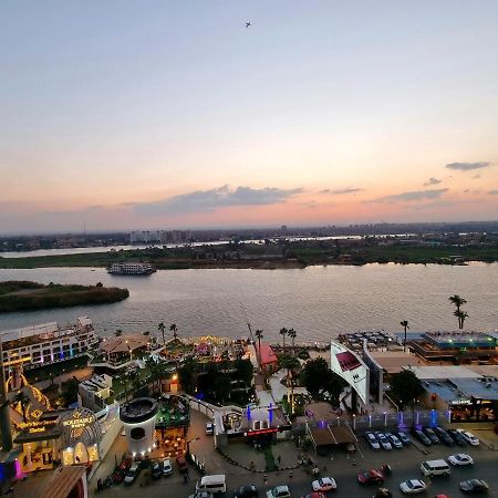 Amazing Nile View And Pyramids Apartment Кайро Екстериор снимка