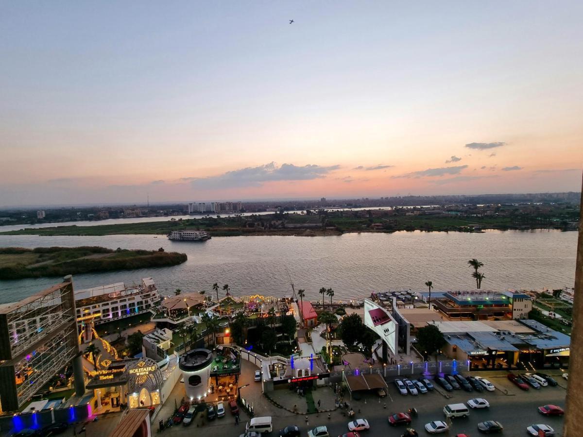 Amazing Nile View And Pyramids Apartment Кайро Екстериор снимка