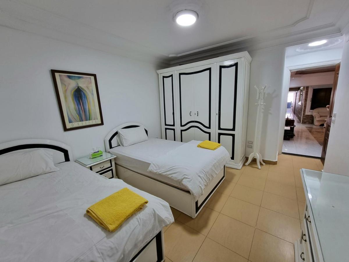 Amazing Nile View And Pyramids Apartment Кайро Екстериор снимка
